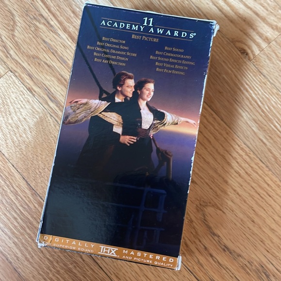 Titanic Movie VHS Box Set - Picture 4 of 5